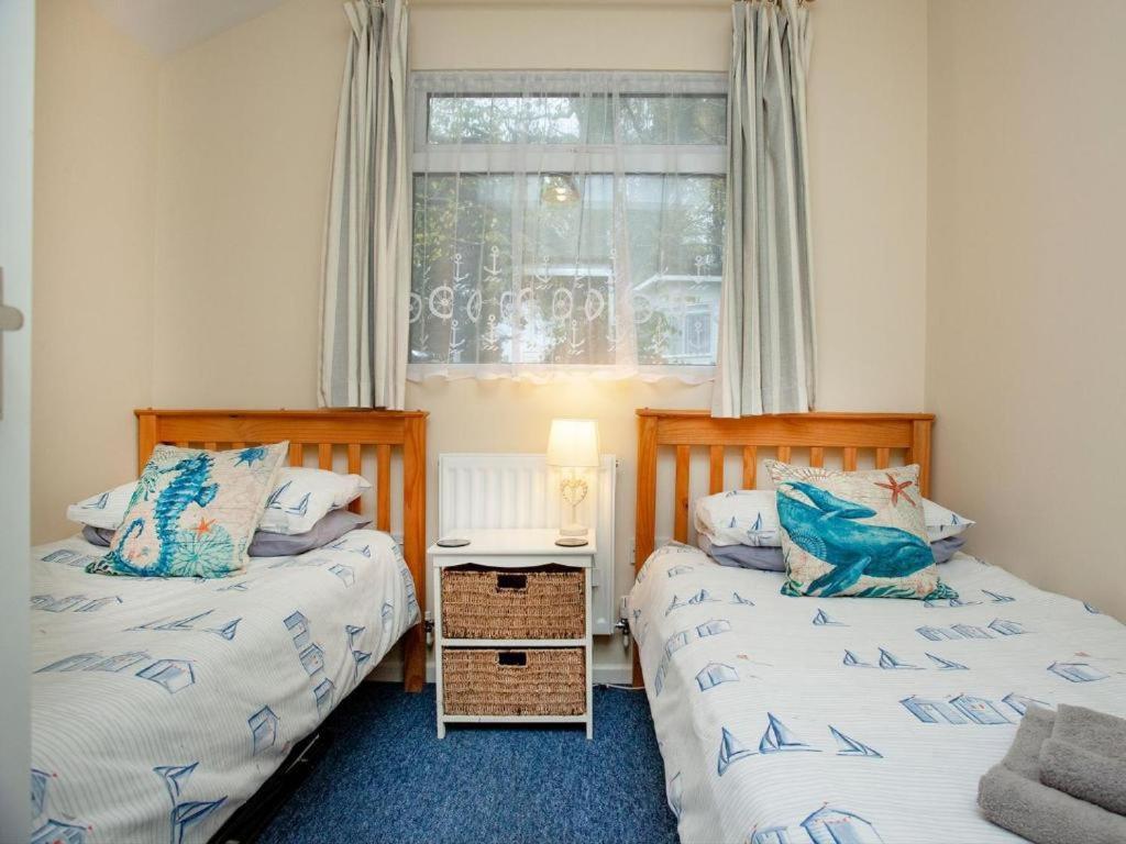 Sunnydaze-Detached Chalet With 2 Bedrooms And 2 Bathrooms And Private Parking Outside Door Dartmouth Bagian luar foto