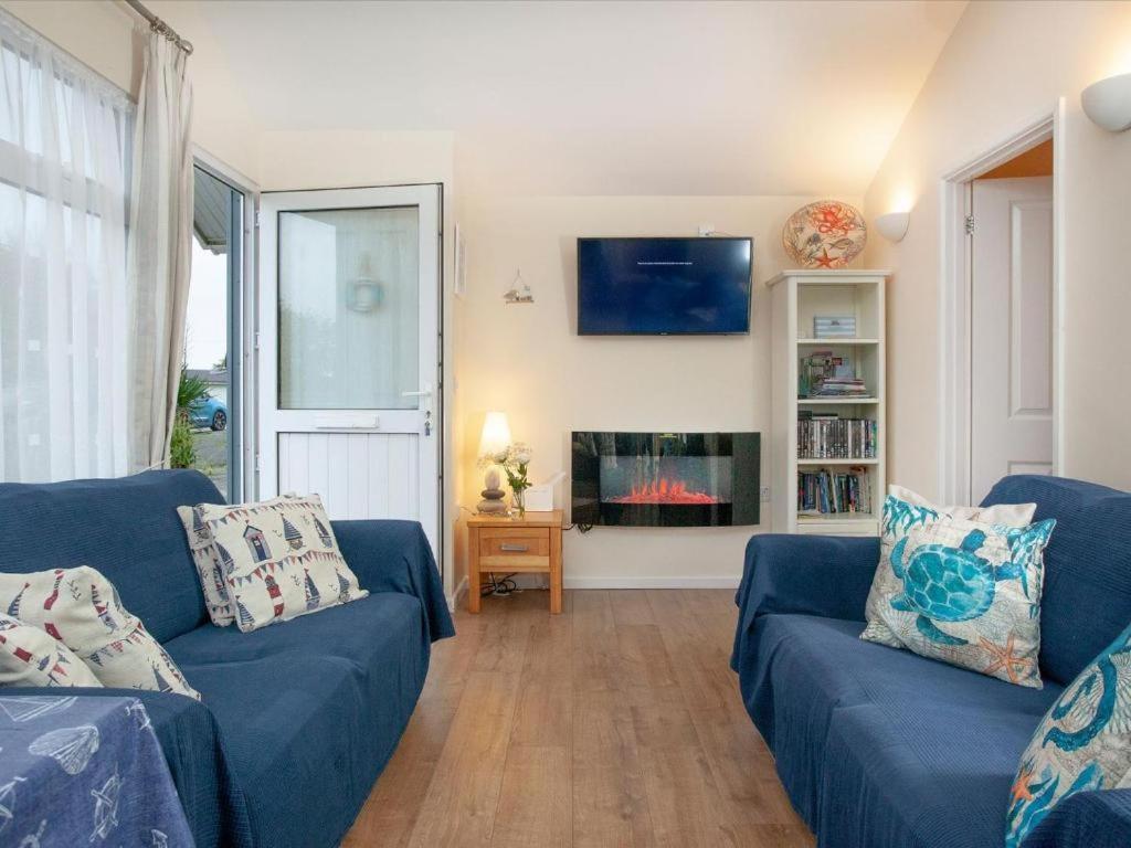 Sunnydaze-Detached Chalet With 2 Bedrooms And 2 Bathrooms And Private Parking Outside Door Dartmouth Bagian luar foto