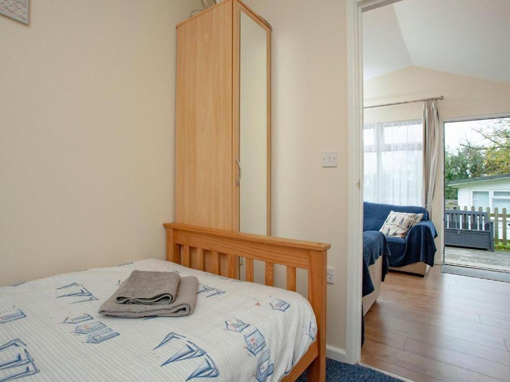 Sunnydaze-Detached Chalet With 2 Bedrooms And 2 Bathrooms And Private Parking Outside Door Dartmouth Bagian luar foto